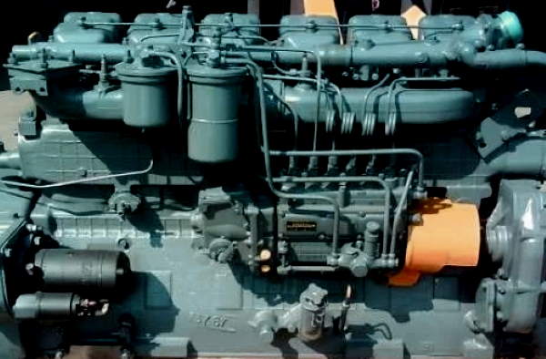 Главный судовой двигатель Д 447 (6L)