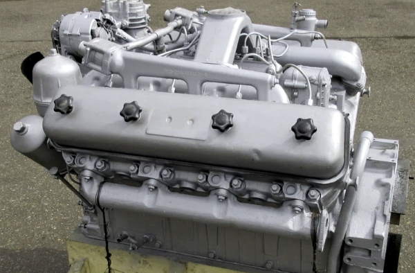 Главный судовой двигатель ЯМЗ 238 Д (V8)