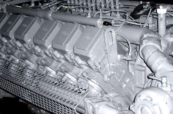 Главный судовой двигатель ЯМЗ 240 НС (V12)