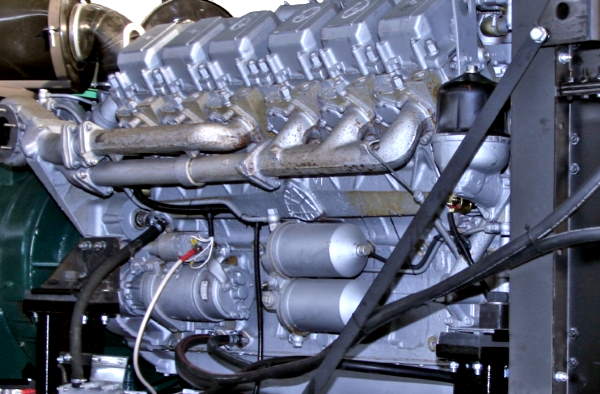 Главный судовой двигатель ЯМЗ 240 НС (V12)