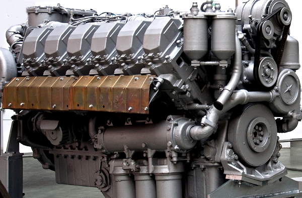 Главный судовой двигатель ЯМЗ 850 С (V12)